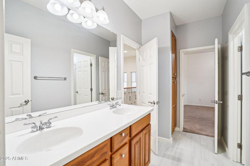 40-web-or-mls-E Navajo Trail-S0711-041