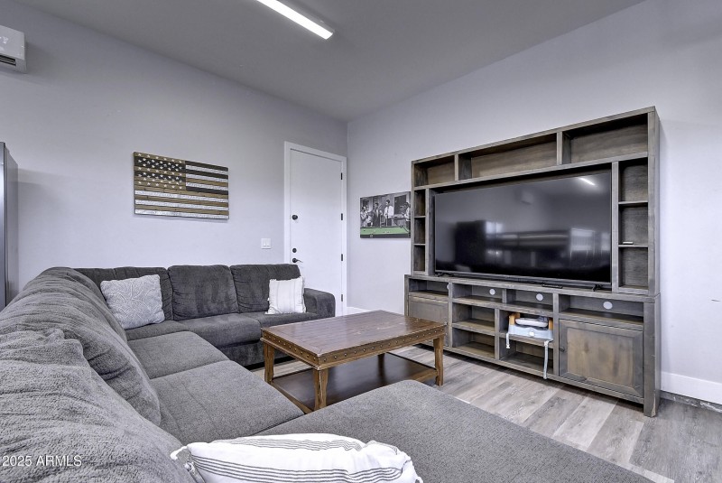 4095 E Nisbet Rd (8)