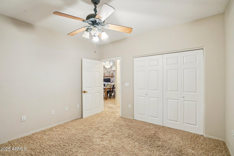 40-web-or-mls-Bonnie Brae Dr-S0811-040