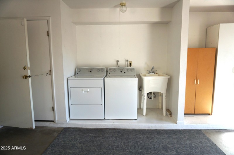Laundry With Sink