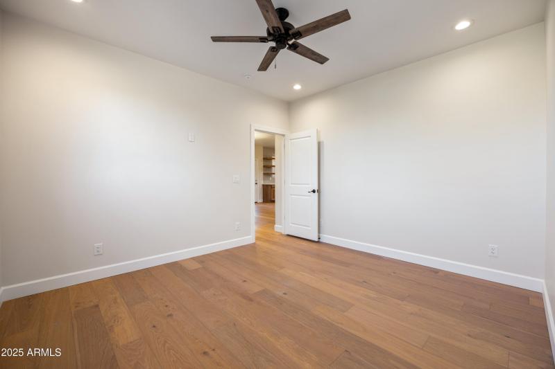 2268RoundaboutCir-HeberOvergaardAZ-26