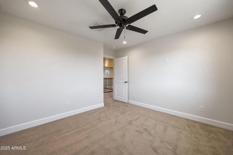 2268RoundaboutCir-HeberOvergaardAZ-33