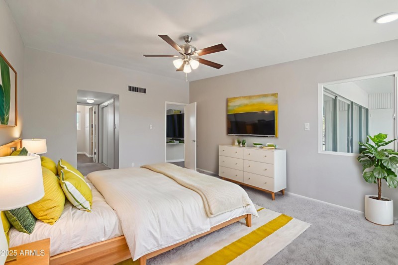 12-web-or-mls-N-20th-St-201-S1011-012 -