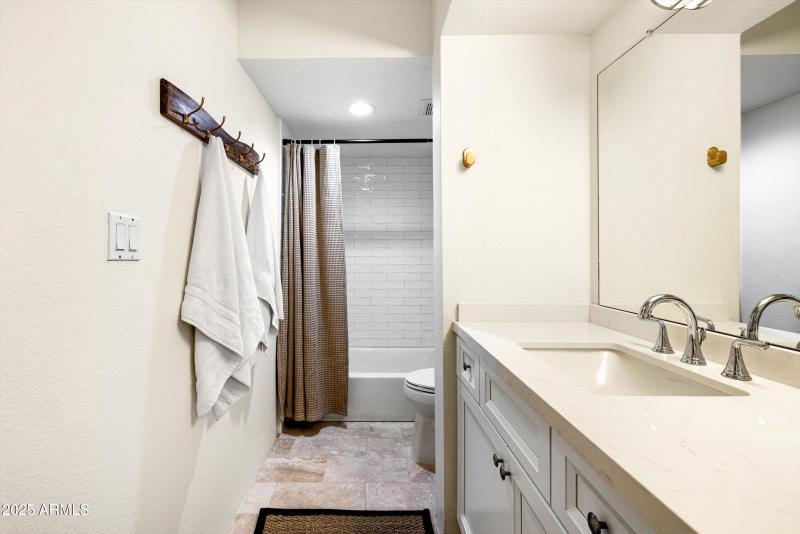 25-8787 E Mountain View Rd, #2040_25