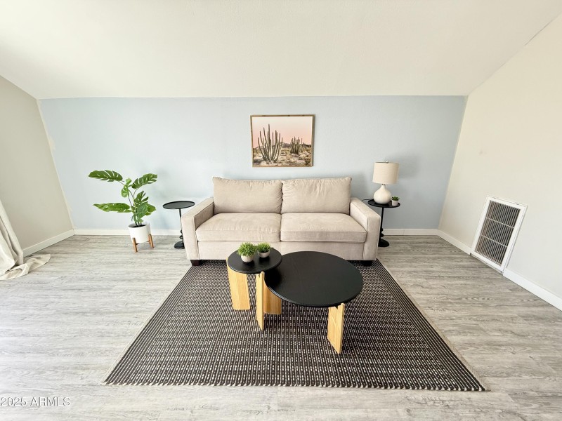 Upstairs ADU/Split Master Suite Option