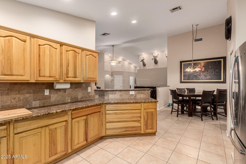 Kitchen & Dining Area