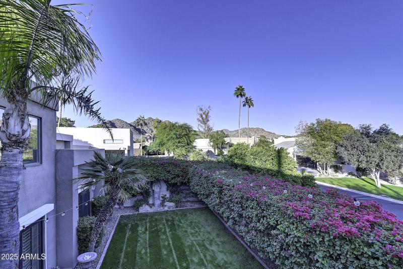 3050E Marlette Ave (8)