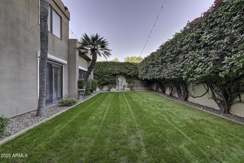 3050E Marlette Ave (16)