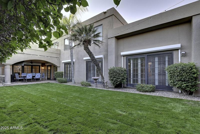 3050E Marlette Ave (18)