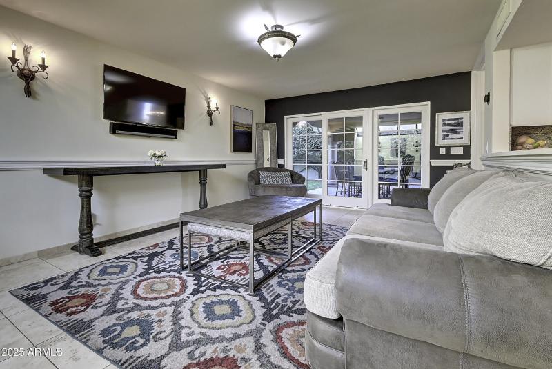 3050E Marlette Ave (26)