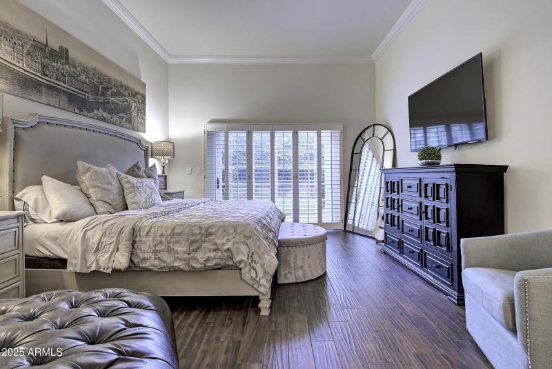 3050E Marlette Ave (38)