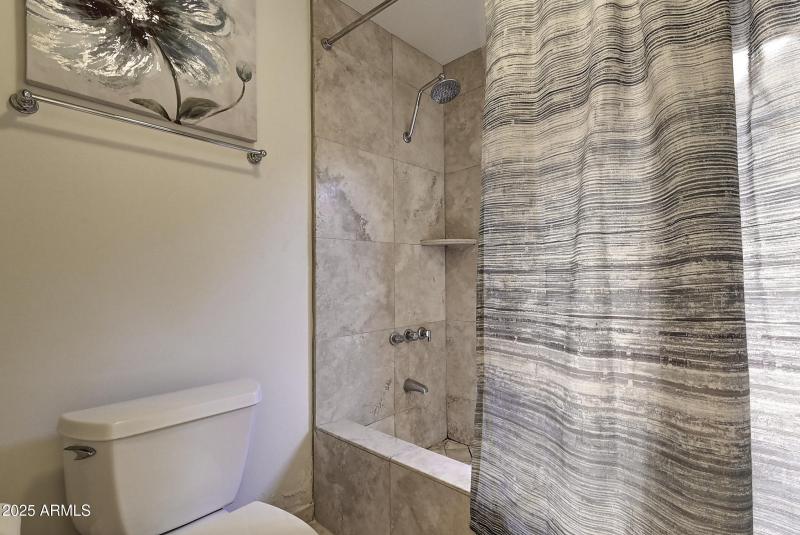 3050E Marlette Ave (41)