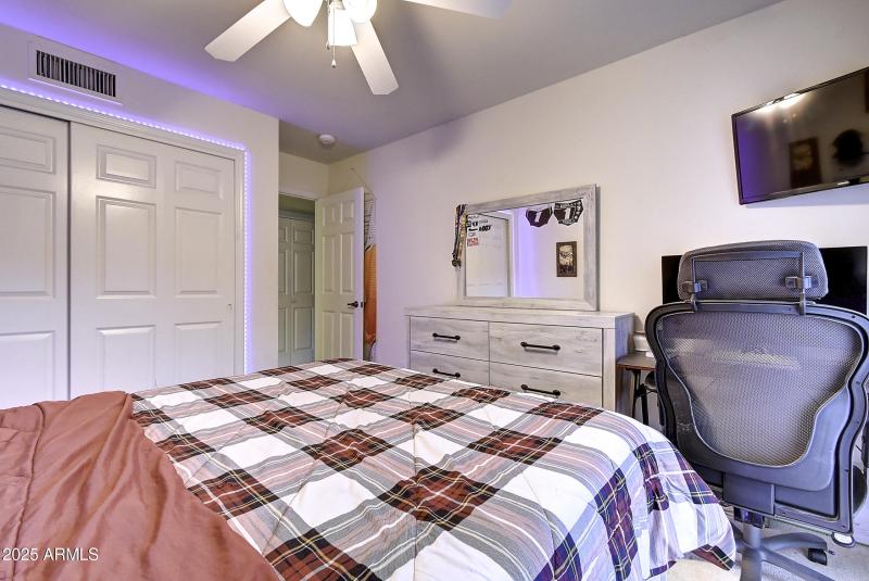 3050E Marlette Ave (46)