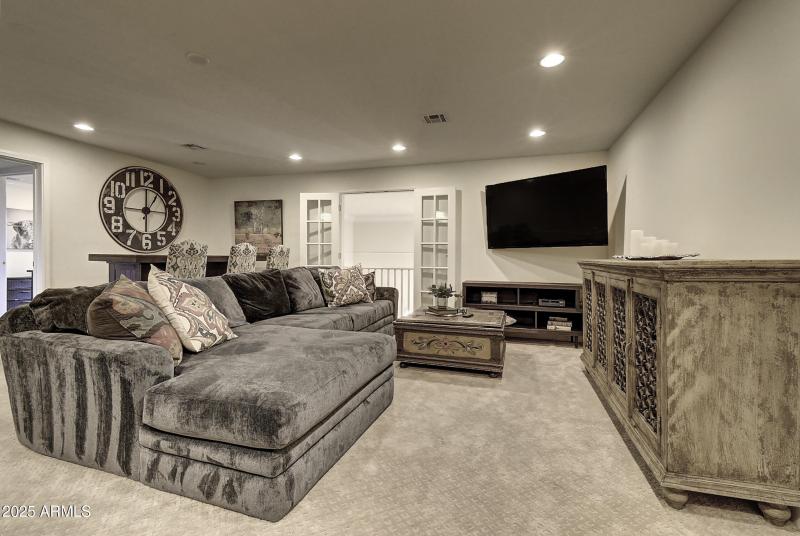 3050E Marlette Ave (47)