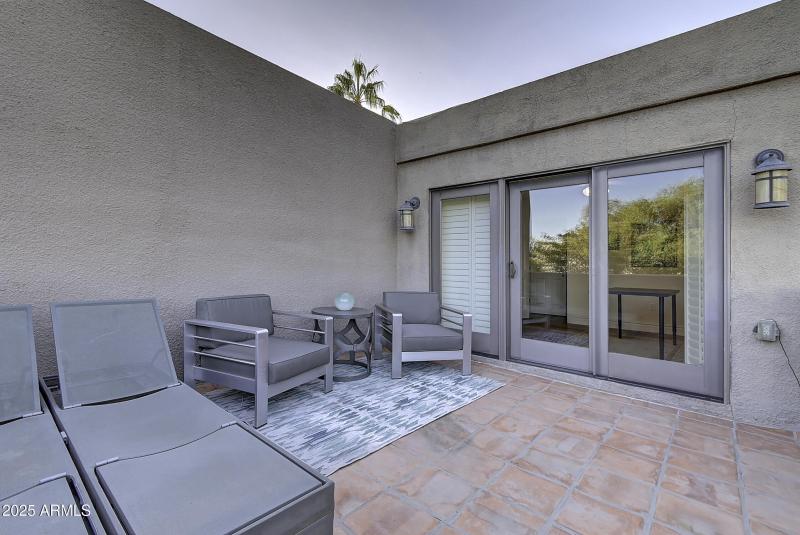 3050E Marlette Ave (55)