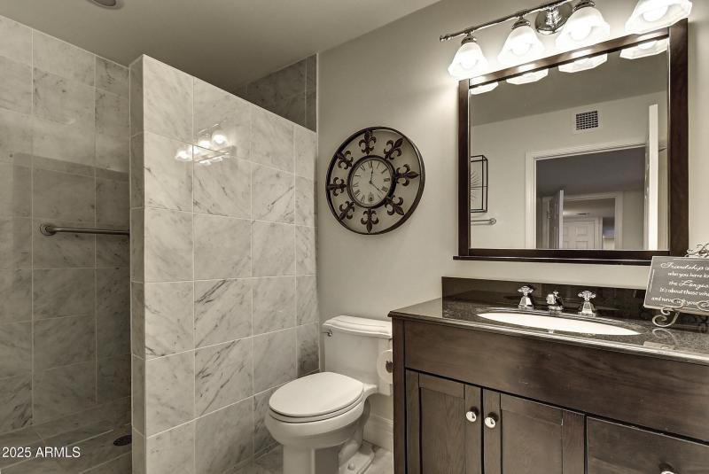 3050E Marlette Ave (60)