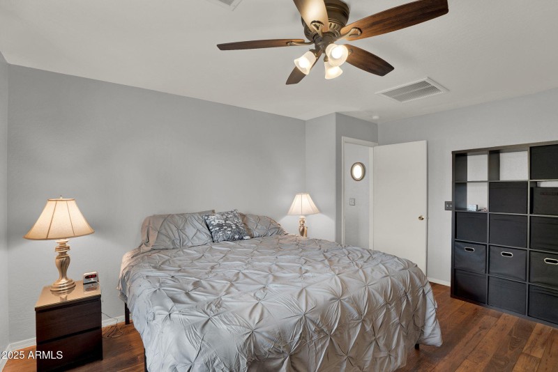 16-web-or-mls-3058 E Erie St-16