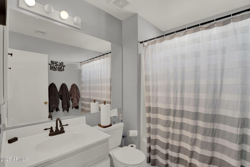 28-web-or-mls-3058 E Erie St-28