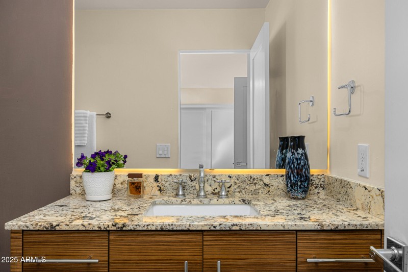 22home office bathroom