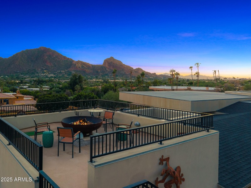 52rooftop fire pit_twilight