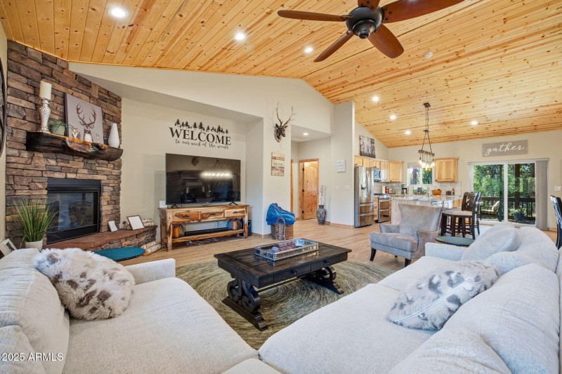 1579GreentreeCir-HeberOvergaard-AZ-7