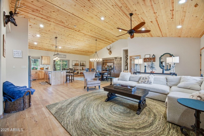 1579GreentreeCir-HeberOvergaard-AZ-9