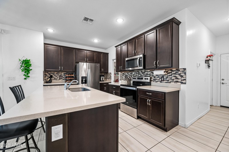 Kitchen with Breakfast Bar