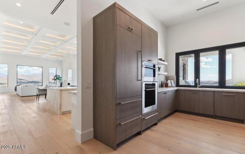 Secondary kitchen/pantry