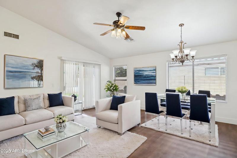 Family rm/Dining room