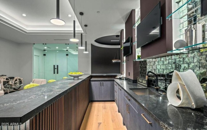 Lower Level Bar Detail