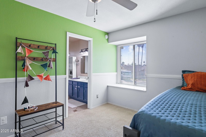 1645 N Saguaro St-27