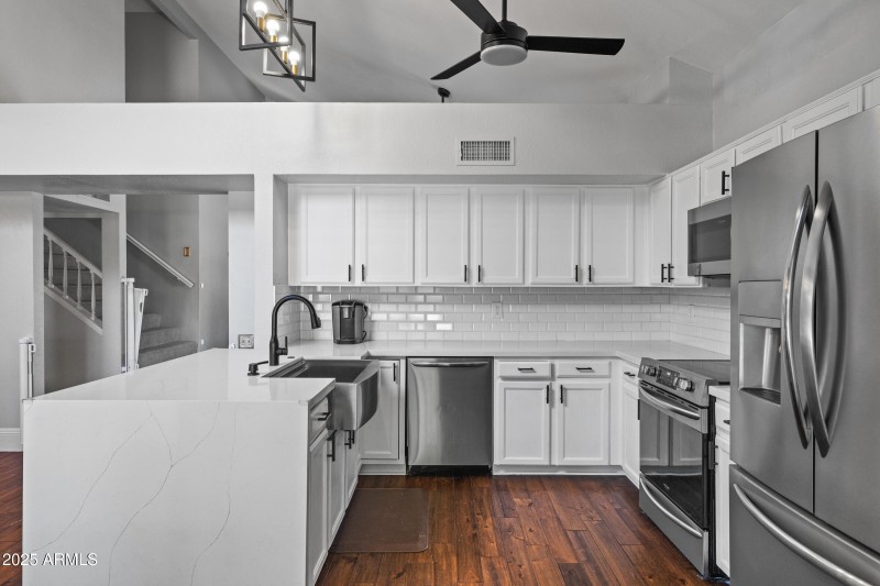 1645 N Saguaro St-15