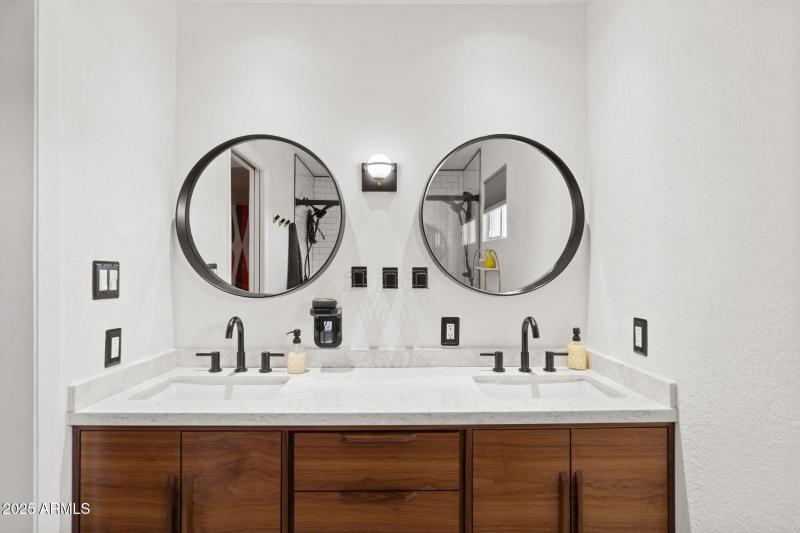 306 W Camino Vista, Phoenix 8502