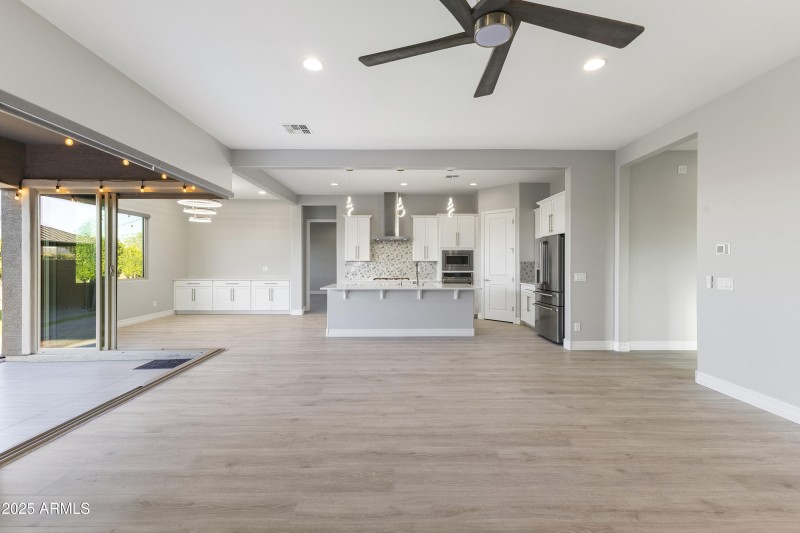 13-11086 W Hadley St