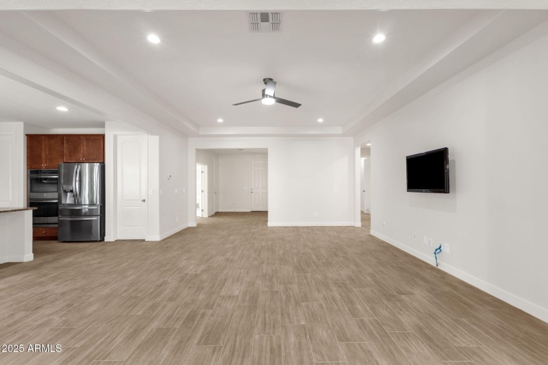 8-web-or-mls-15360-w-corrine-dr