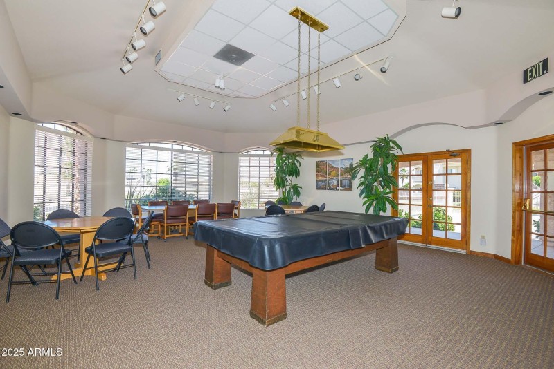 Clubhouse-Meeting Room