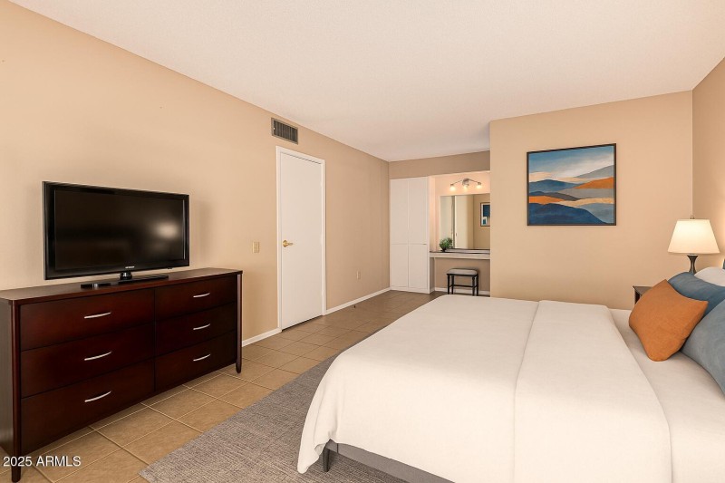 648E264B-C111-4EA0-9326-549313FBF271