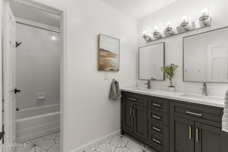 Upstairs Full Guest Bath