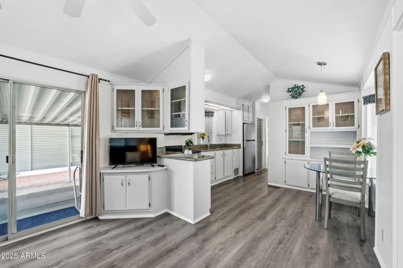 006__111 S Greenfield Rd unit 724