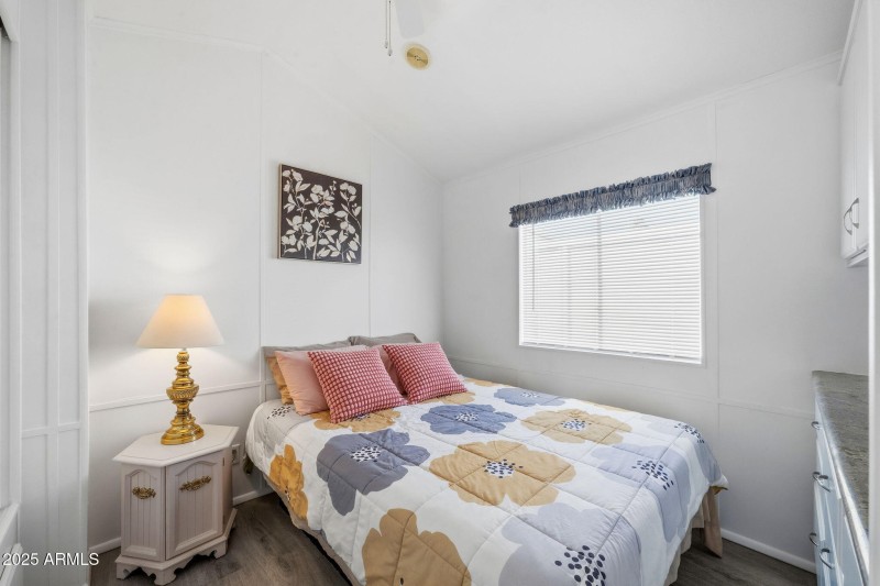 008__111 S Greenfield Rd unit 724