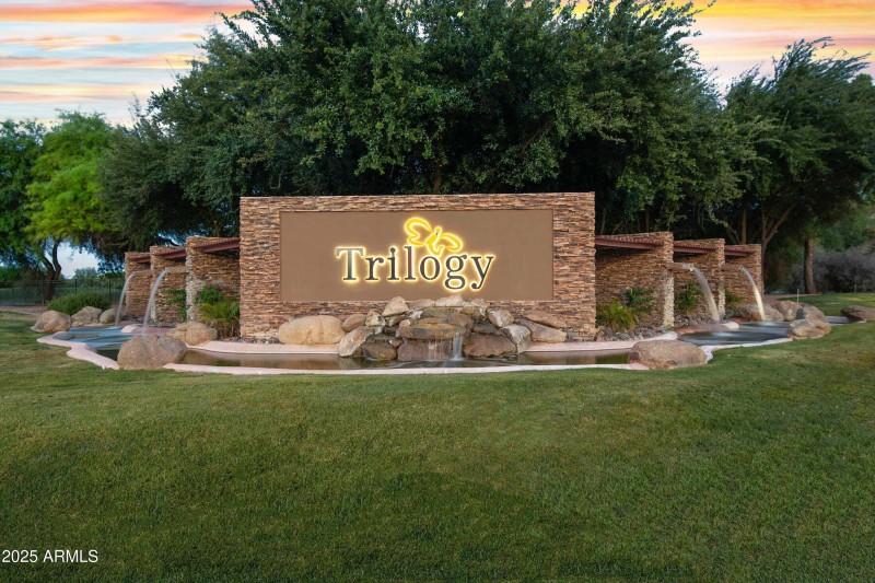 4460 E Carob Dr Gilbert AZ-print-001-003