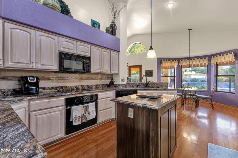 17-web-or-mls-1911-e-bruce-ave