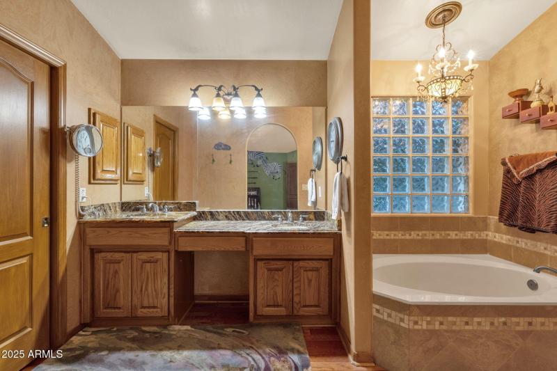 29-web-or-mls-1911-e-bruce-ave