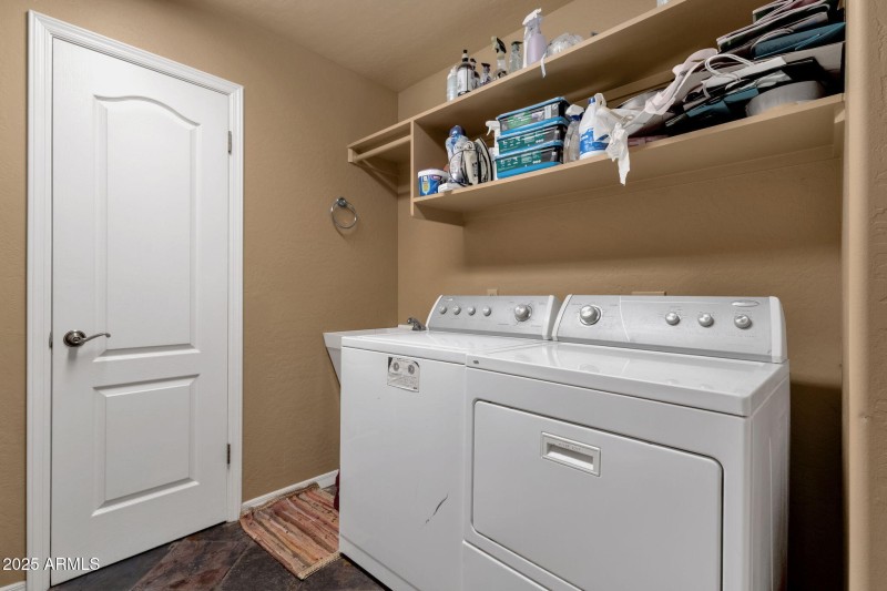 40-web-or-mls-1911-e-bruce-ave