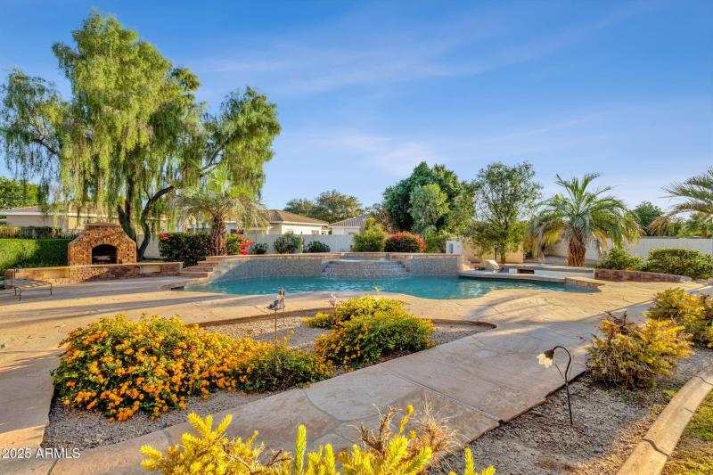 82-web-or-mls-1911-e-bruce-ave