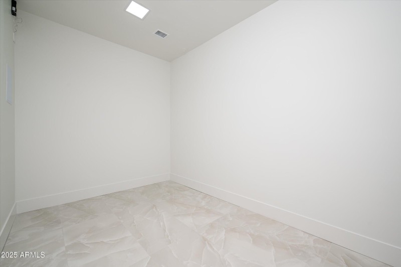 27-12816ETurquoiseAve-27