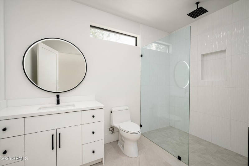 32-12816ETurquoiseAve-32