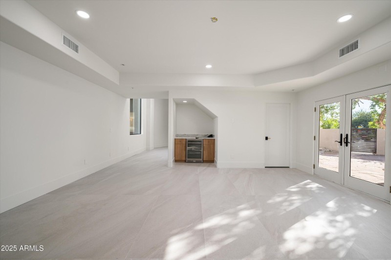 47-12816ETurquoiseAve-47