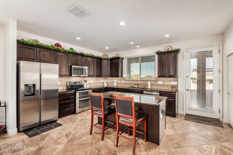 Oak Cabinets & soft close