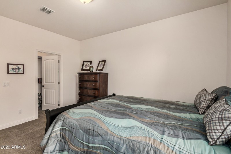 Bed 2 w/ Walk-in Closet